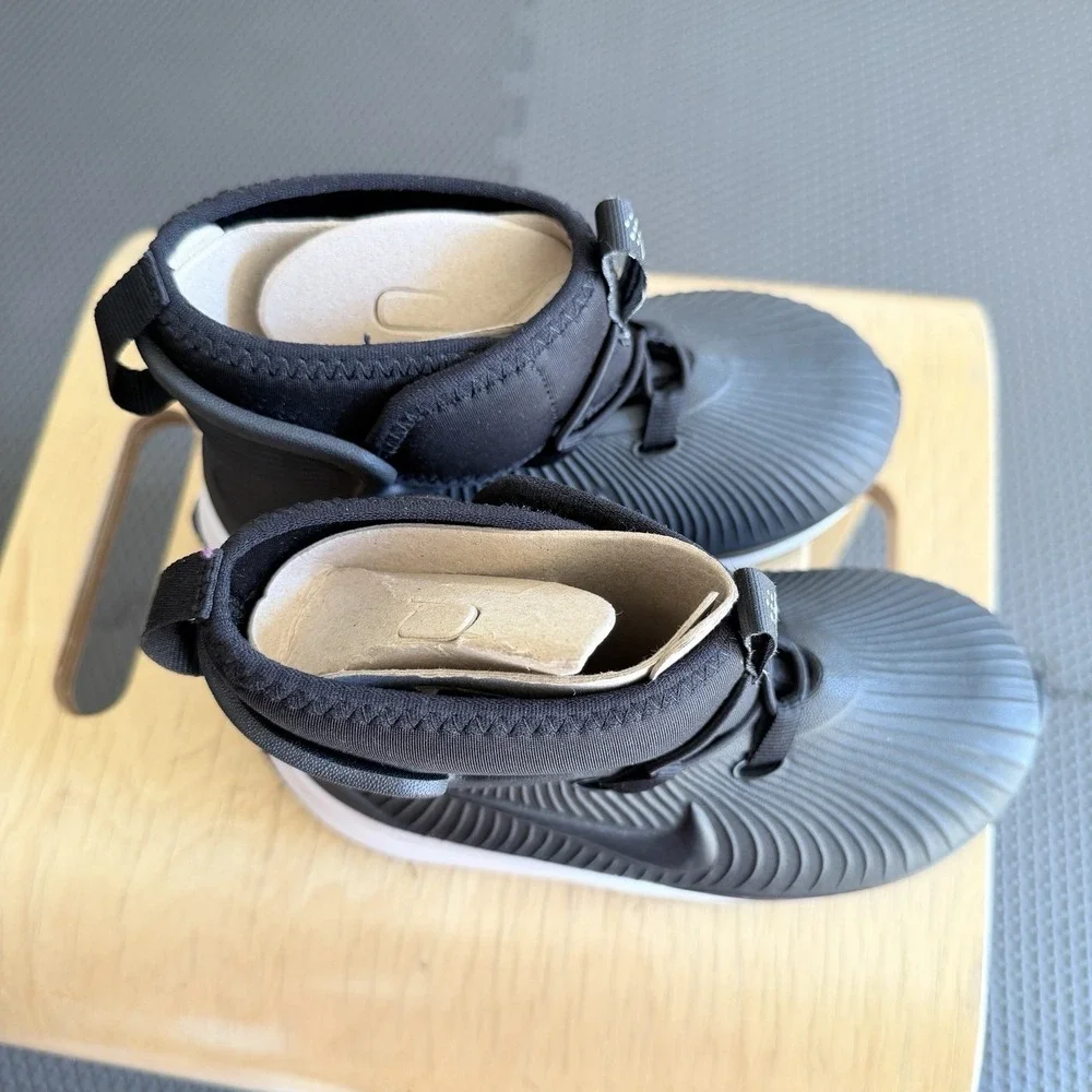 Nike New Binzie Boot Toddler 10C Black White Waterproof Rain Boots BQ5382-002